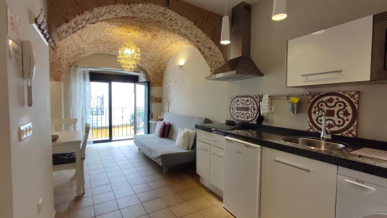 Apartamentos Turisticos Encanto Caces Exteriör bild